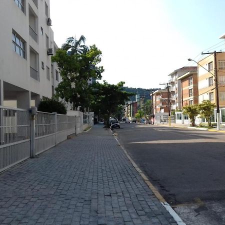 A 250M Da Praia Da Enseada 과루자 외부 사진